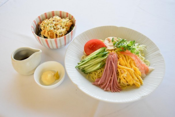 ラーメンセット（ミニ丼、味噌ラーメンor冷やし中華）