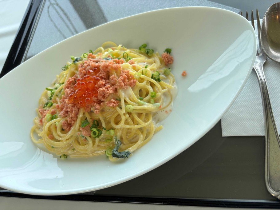 鮭といくらのクリームパスタ